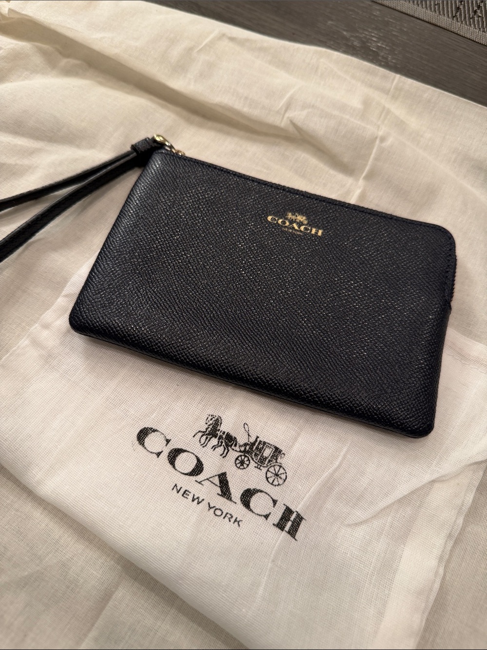 Coach Wristlet w/Coach Dust bag